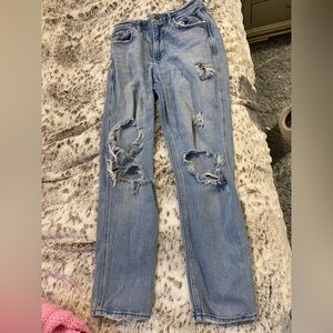 Hollister Curvy High Rise Mom Jeans